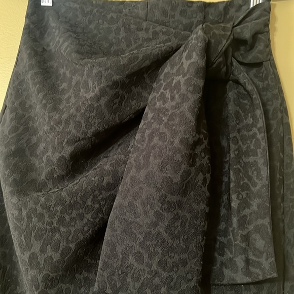 BCBGMaxAzria Woven Wrap Tie Skirt - Picture 4 of 12